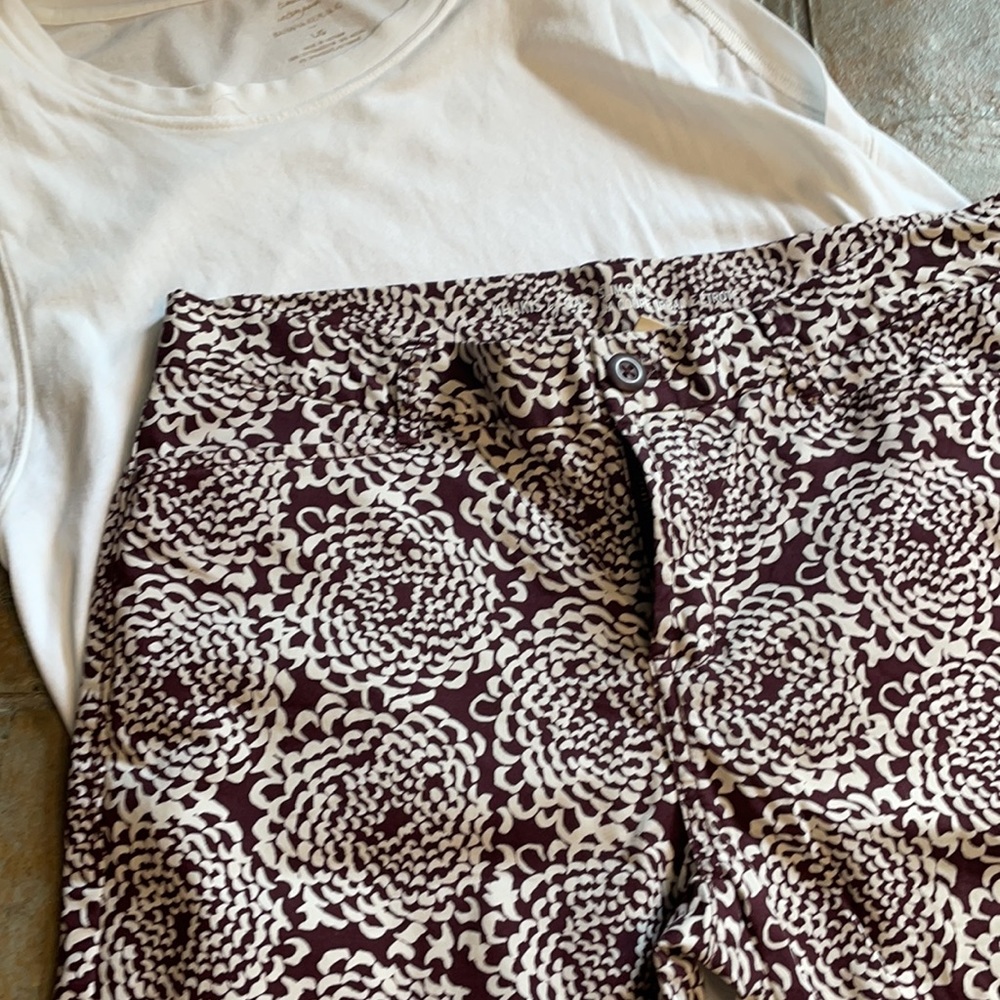 GAP Brown and White Floral Print Slim City Khakis - Picture 11 of 12